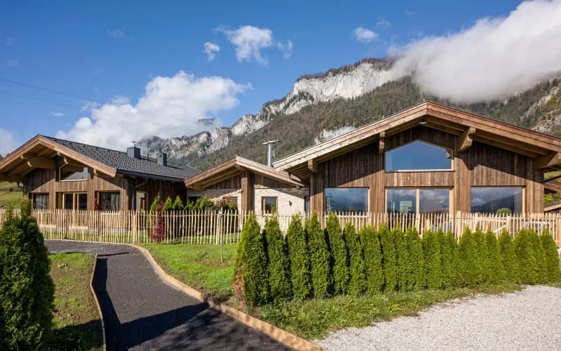 natzenhof_st_johann_chalet_bergblick_und_seeblick_haus_aussen.jpg